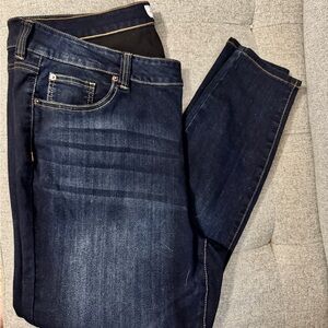 Molly & Isadora Stretch Mid-Rise Skinny Jean